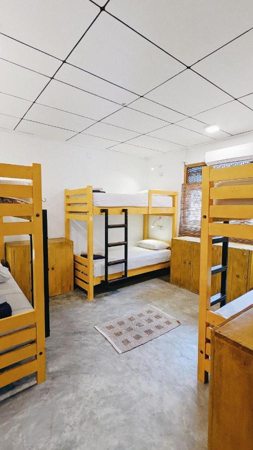 Beatroot Hostel Уелигама Екстериор снимка